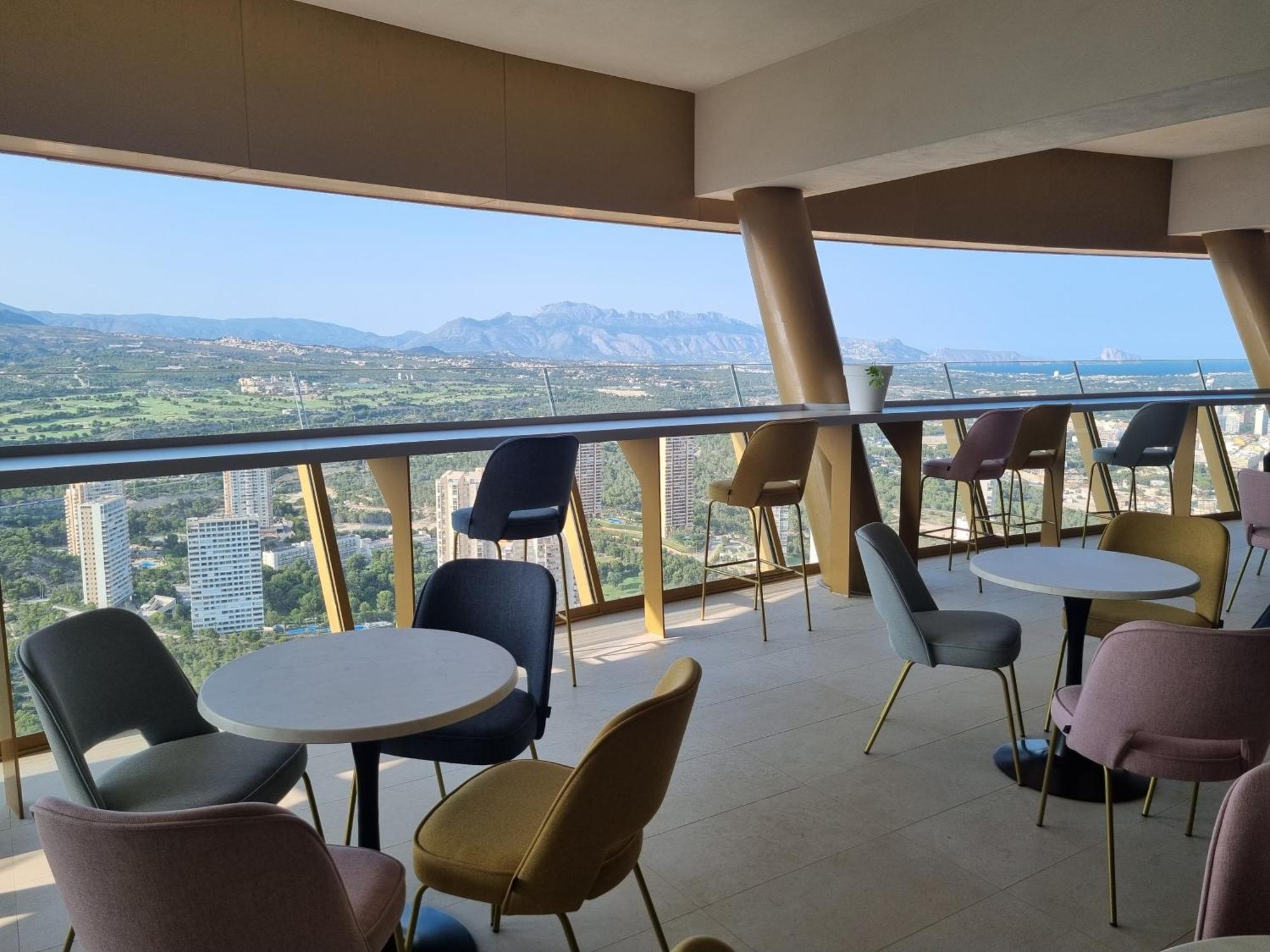 Floor 32! Intempo Luxury Apartment เบนิดอร์ม ภายนอก รูปภาพ